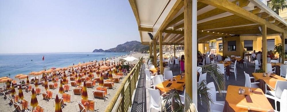 Maniel Beach Hotel Летоянни Экстерьер фото