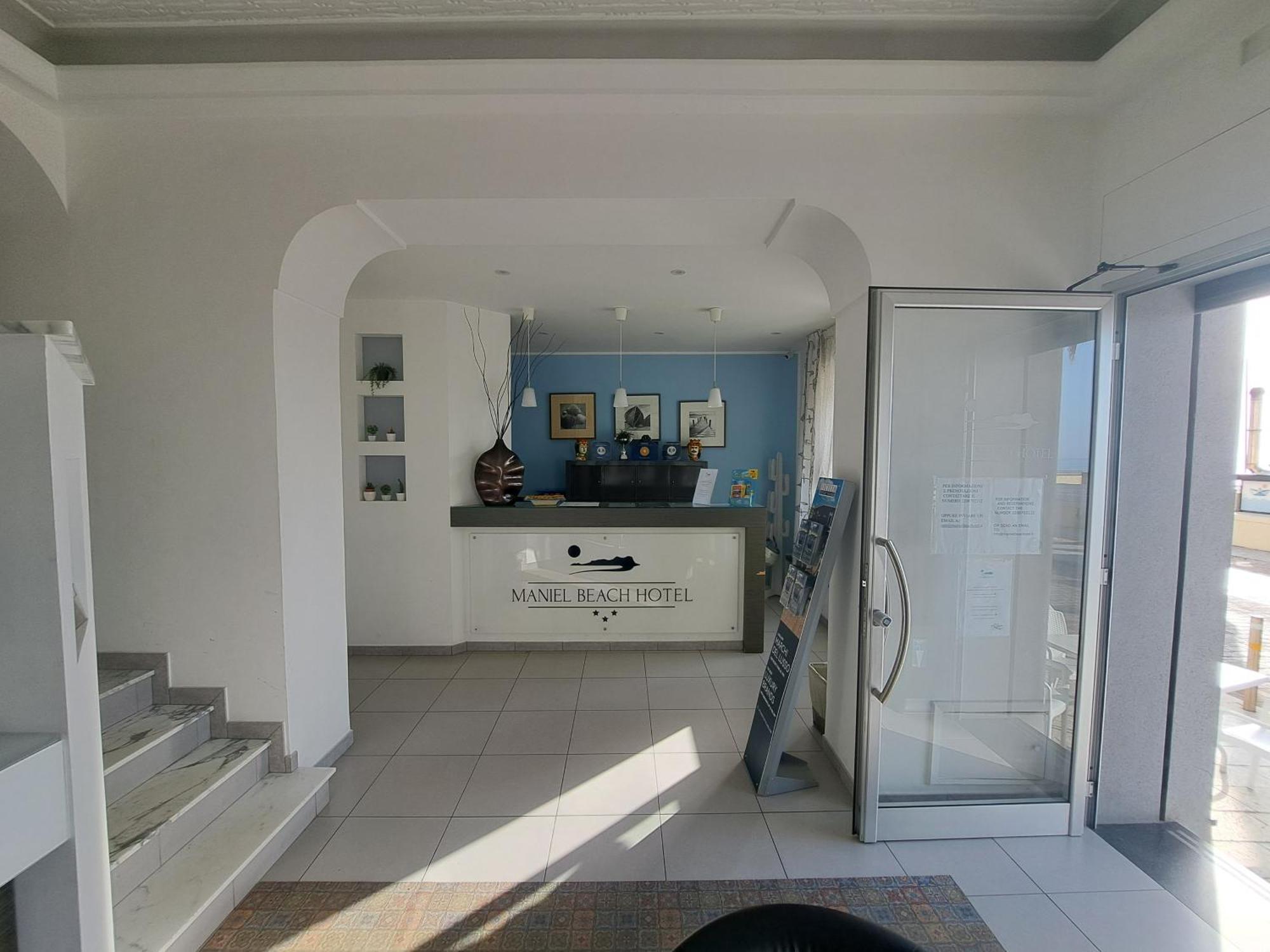 Maniel Beach Hotel Летоянни Экстерьер фото