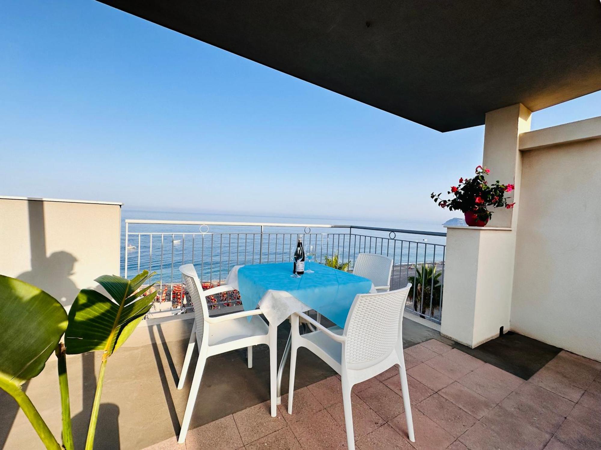 Maniel Beach Hotel Летоянни Экстерьер фото
