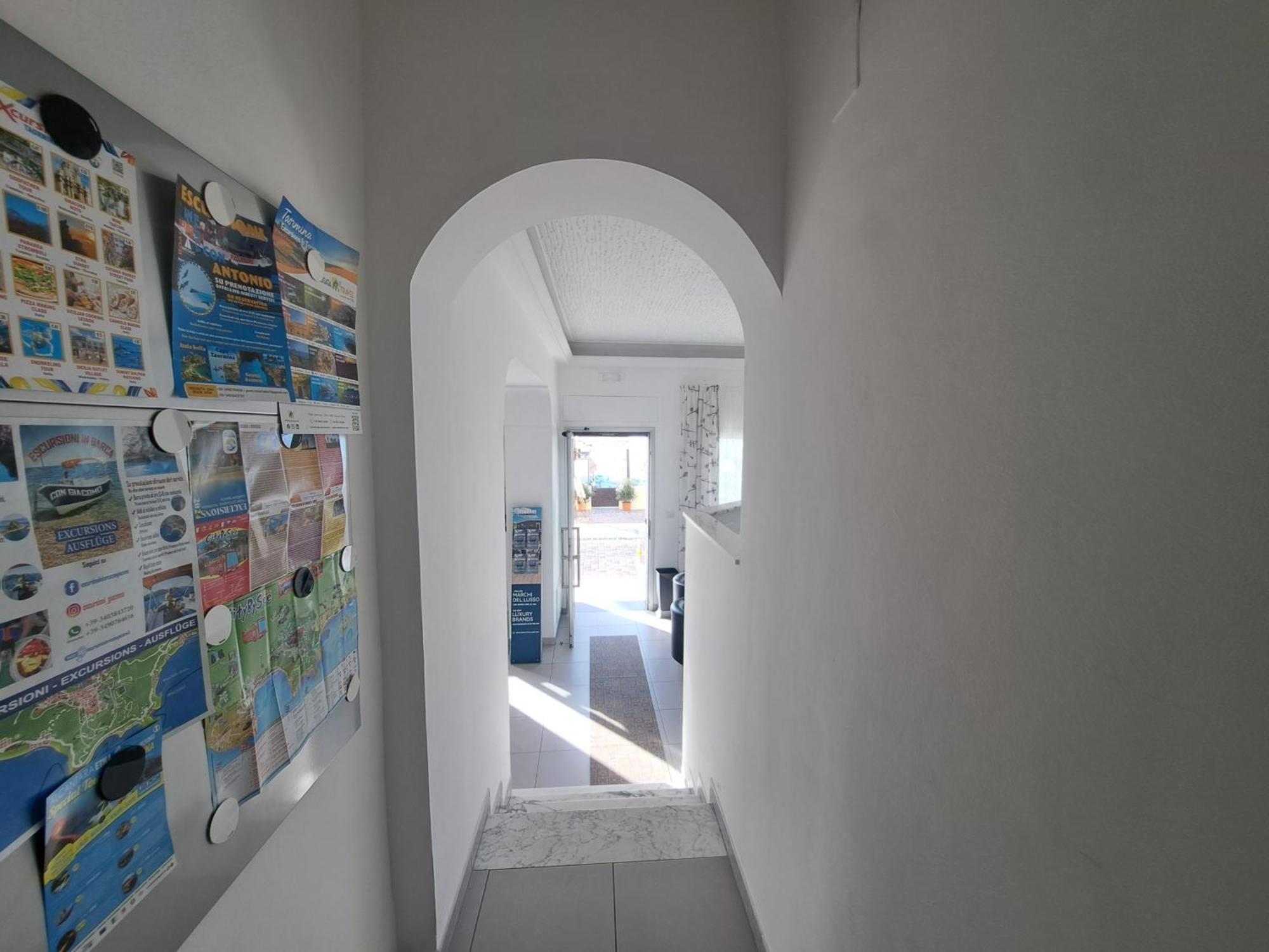 Maniel Beach Hotel Летоянни Экстерьер фото