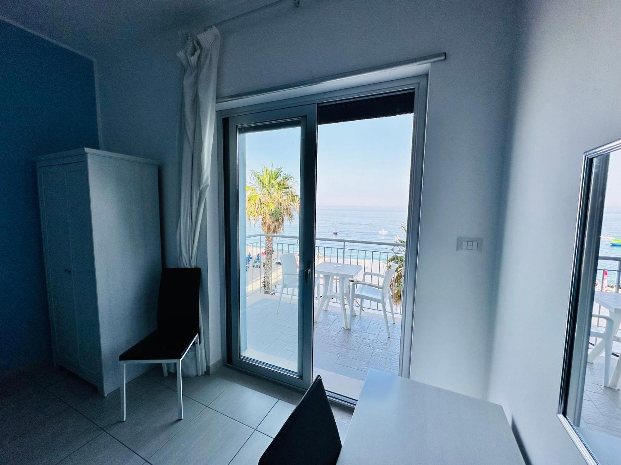 Maniel Beach Hotel Летоянни Экстерьер фото
