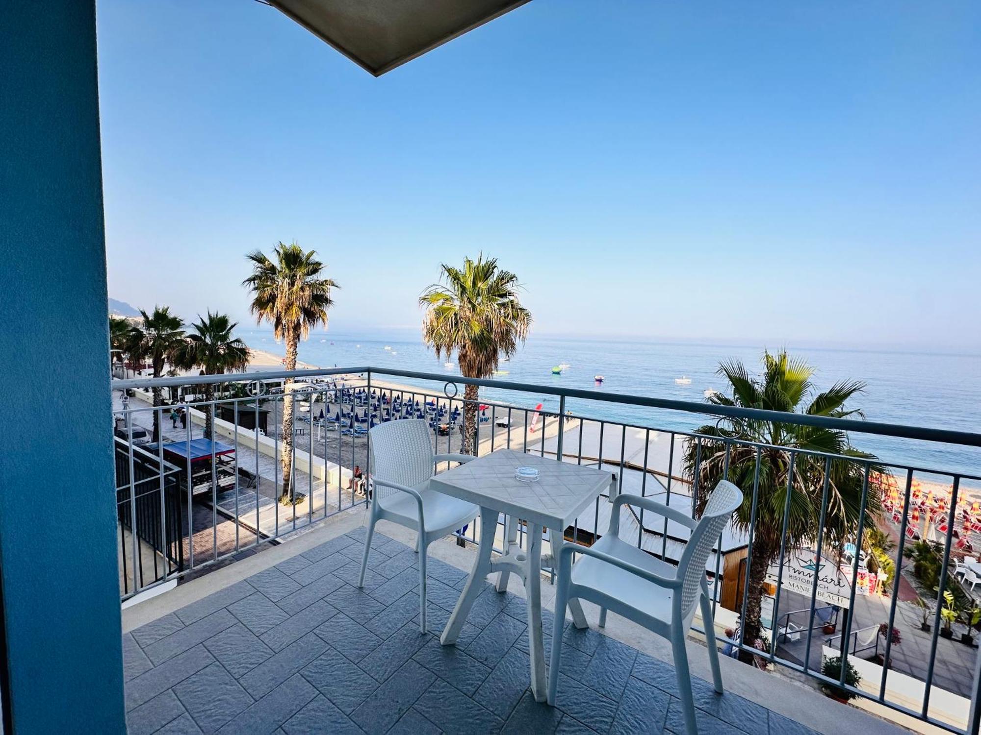 Maniel Beach Hotel Летоянни Экстерьер фото
